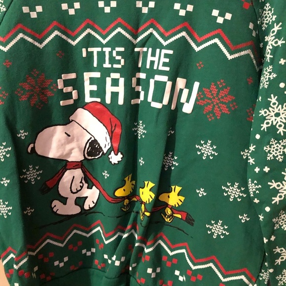 ⭐️ Peanuts Christmas Pull Over - Picture 2 of 5